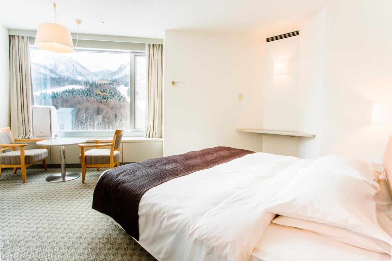 Shin Furano Prince Hotel מראה חיצוני תמונה A room at the hotel